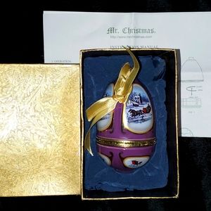 Vintage Mr. Christmas musical egg